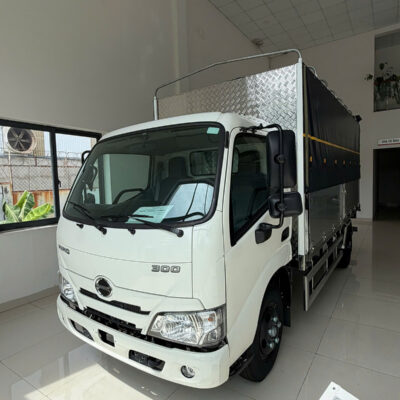 HINO XZU650L EURO 5 -1T9 THÙNG DÀI 4M6