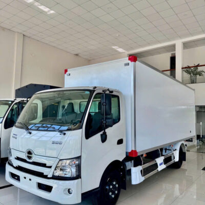 HINO XZU730L 5 TẤN THÙNG COMPOSITE
