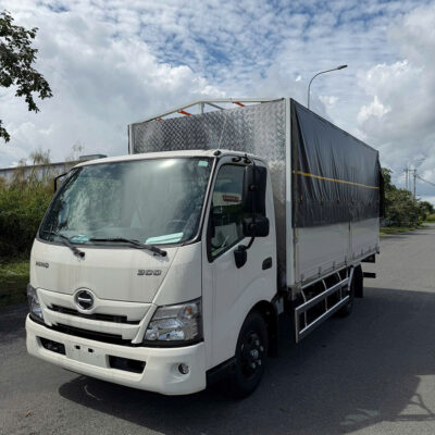 HINO XZU710L  EURO 5 - 2T4 THÙNG DÀI 4M6