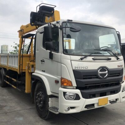 Xe Hino 3 chân gắn cẩu Soosan 8 tấn